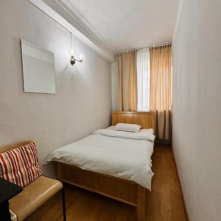 Khongor Guest House & Tours อูลานบาตอร์ ภายนอก รูปภาพ