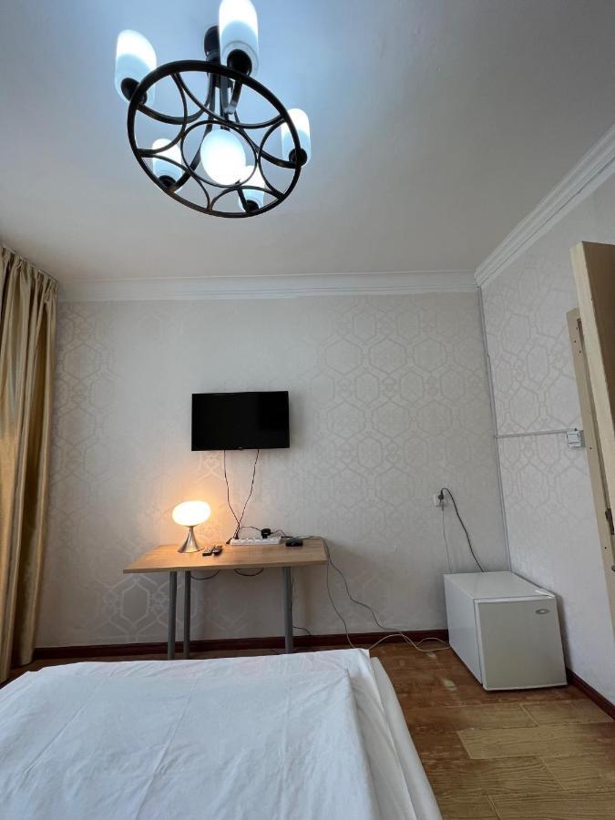 Khongor Guest House & Tours อูลานบาตอร์ ภายนอก รูปภาพ