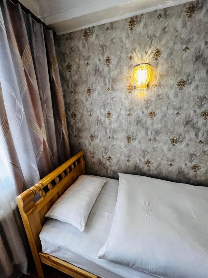 Khongor Guest House & Tours อูลานบาตอร์ ภายนอก รูปภาพ