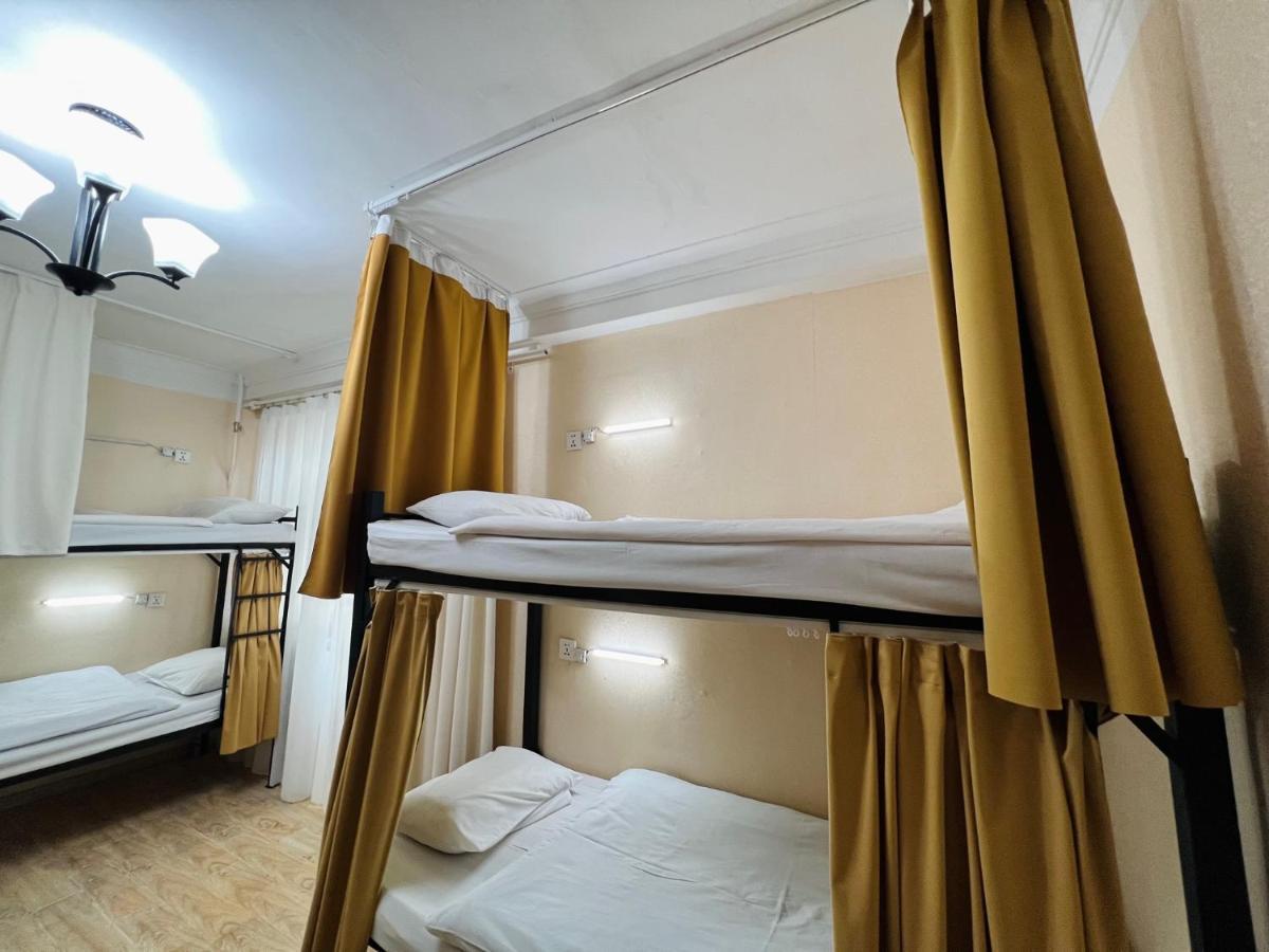 Khongor Guest House & Tours อูลานบาตอร์ ภายนอก รูปภาพ