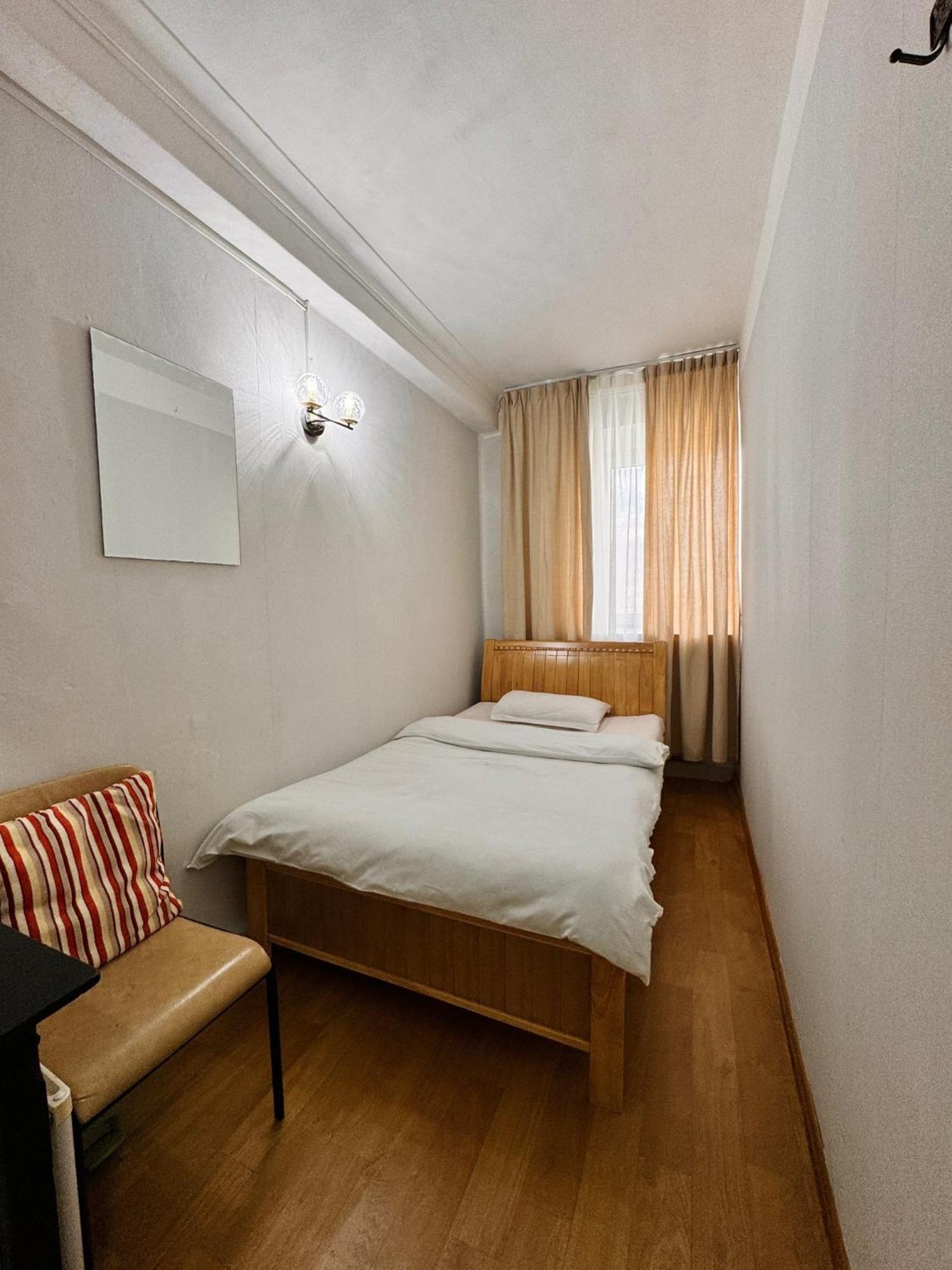 Khongor Guest House & Tours อูลานบาตอร์ ภายนอก รูปภาพ